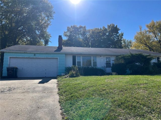 Homes for Sale in Kansas City, MO 64155 | 811 NE Barry Road