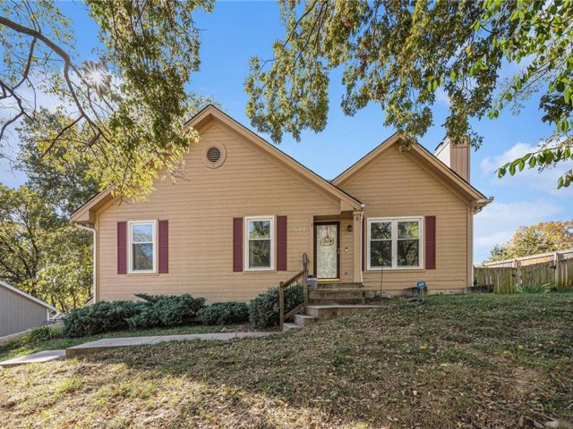 Homes for Sale in Kansas City, MO 64116 | 3542 NE Rock Creek Drive