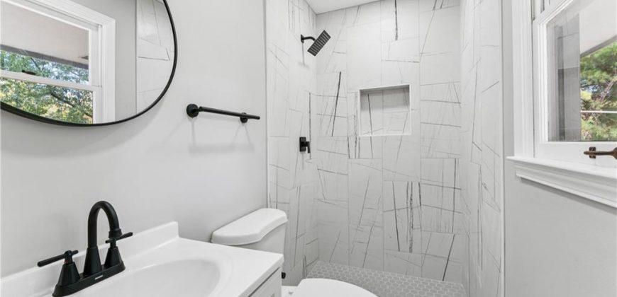 Homes for Sale in Gladstone, MO 64119 | 6605 N Agnes Avenue