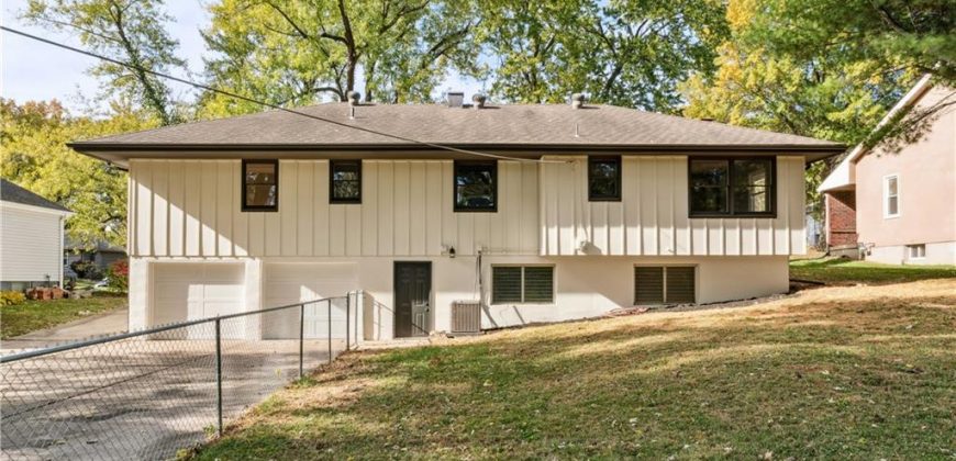 Homes for Sale in Gladstone, MO 64119 | 6605 N Agnes Avenue