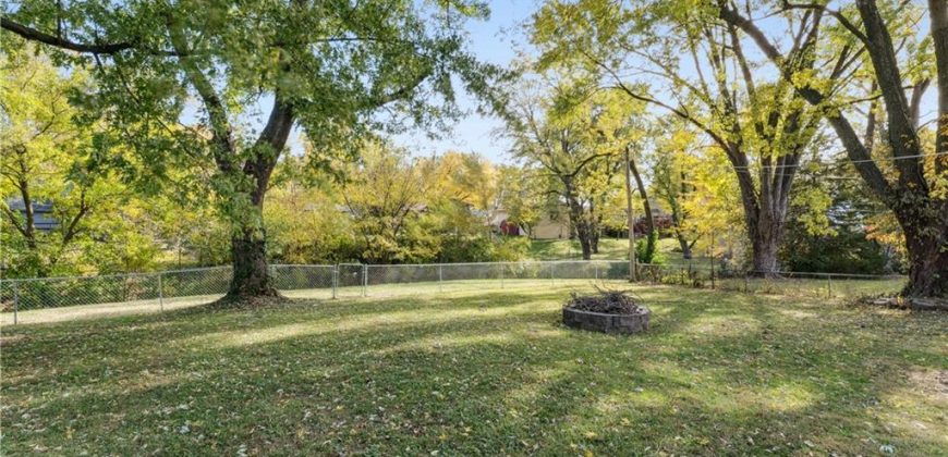 Homes for Sale in Gladstone, MO 64119 | 6605 N Agnes Avenue