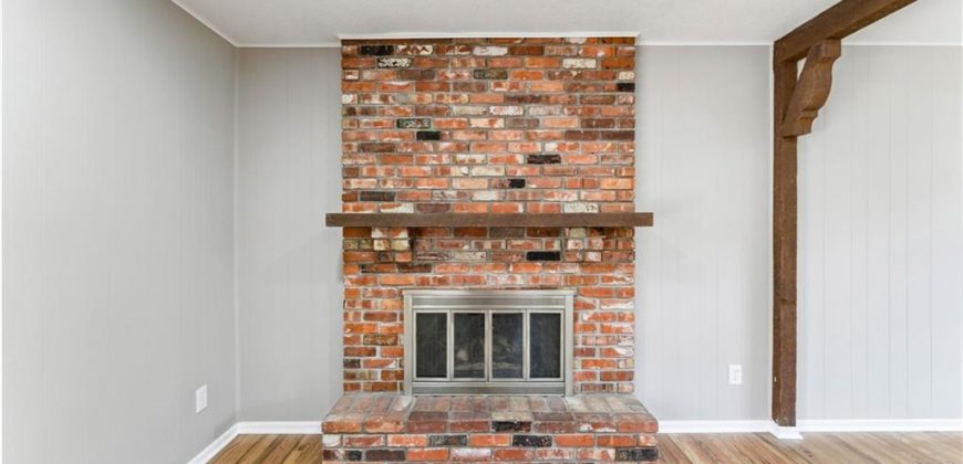 Homes for Sale in Gladstone, MO 64119 | 6605 N Agnes Avenue