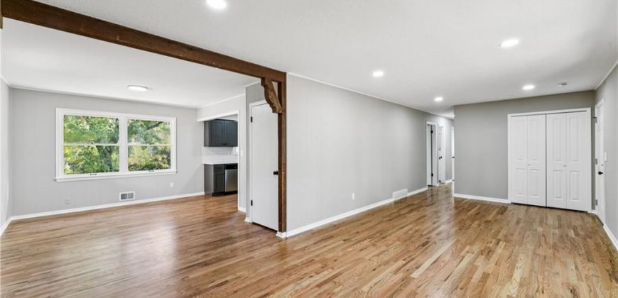 Homes for Sale in Gladstone, MO 64119 | 6605 N Agnes Avenue