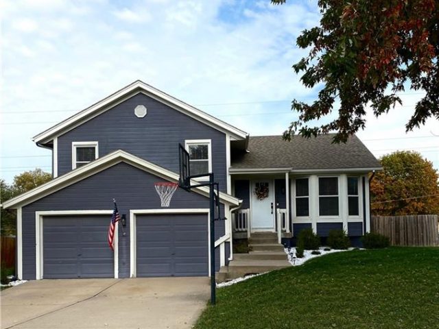 Homes for Sale in Kansas City, MO 64155 | 212 NE 103RD Terrace