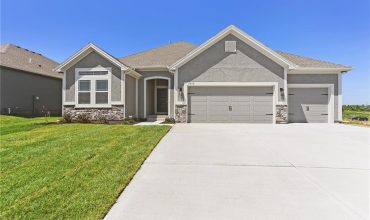 Homes for Sale in Kansas City, MO 64157 | 11420 N Auburndale Circle