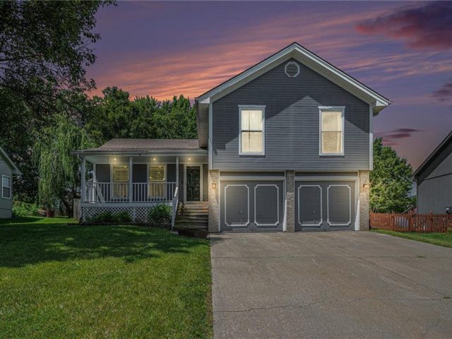 Homes for Sale in Smithville, MO 64089 | 412  Fletcher Drive