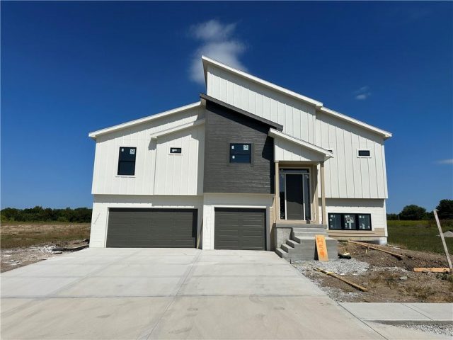 Homes for Sale in Lawson, MO 64062 | 459  Green Drive