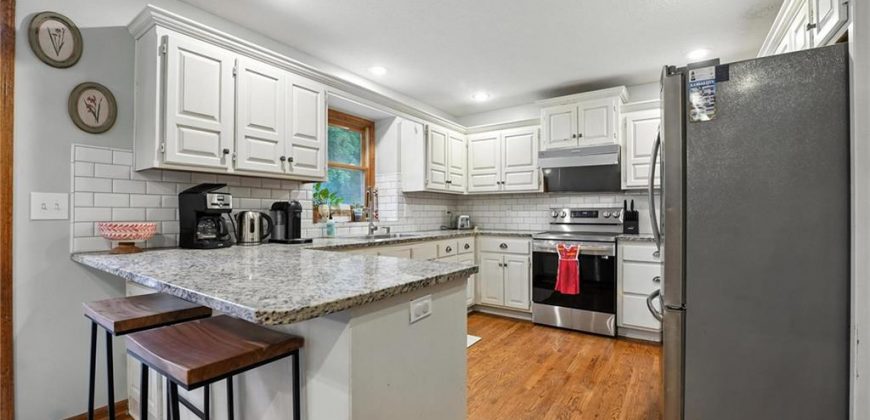 Homes for Sale in Parkville, MO 64152 | 6235 N Forest Drive