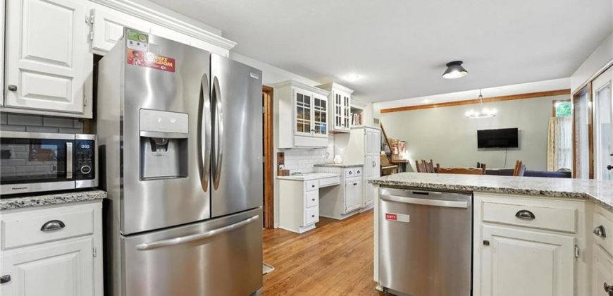 Homes for Sale in Parkville, MO 64152 | 6235 N Forest Drive