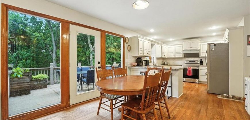 Homes for Sale in Parkville, MO 64152 | 6235 N Forest Drive