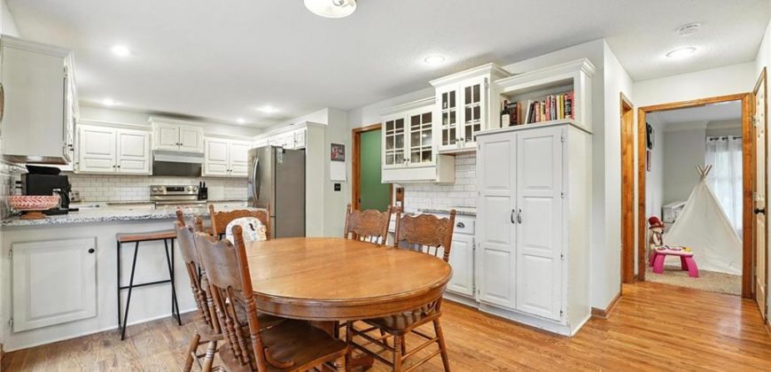 Homes for Sale in Parkville, MO 64152 | 6235 N Forest Drive