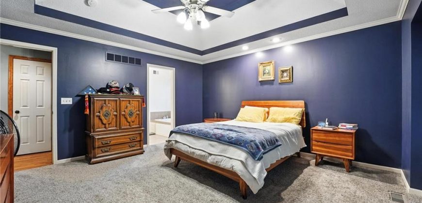 Homes for Sale in Parkville, MO 64152 | 6235 N Forest Drive