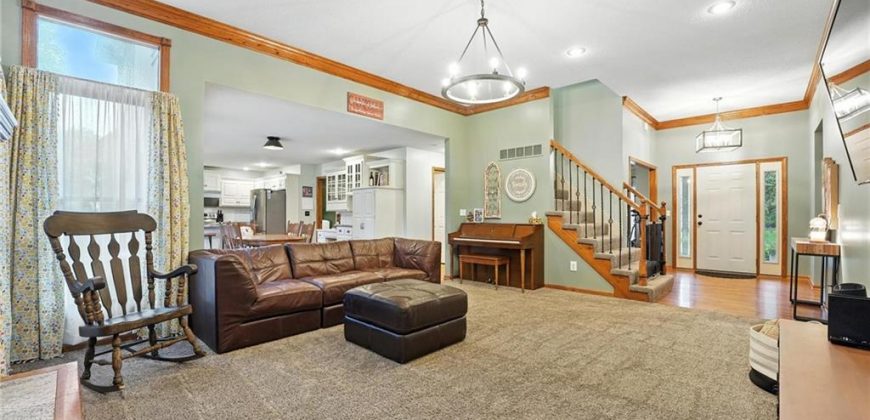 Homes for Sale in Parkville, MO 64152 | 6235 N Forest Drive