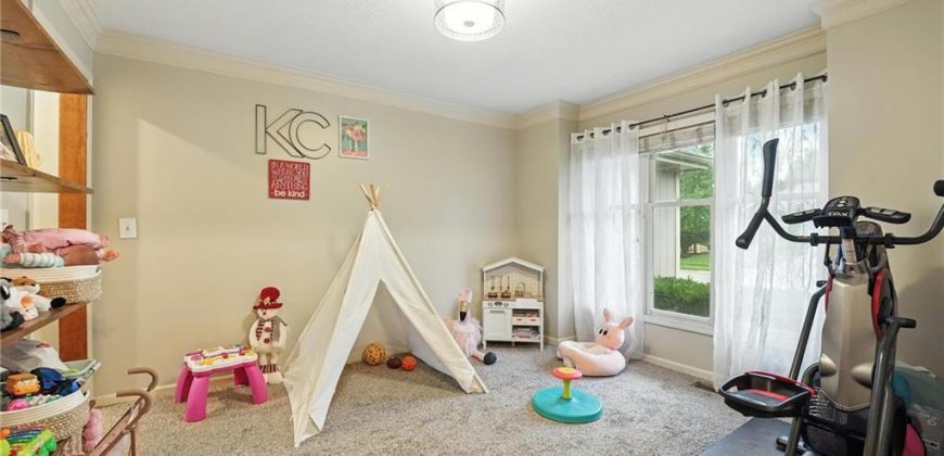 Homes for Sale in Parkville, MO 64152 | 6235 N Forest Drive