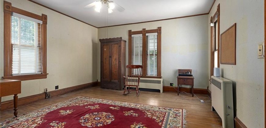 Homes for Sale in Liberty, MO 64068 | 471 E Kansas Street