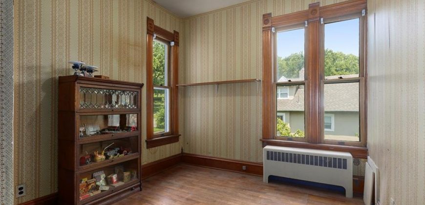 Homes for Sale in Liberty, MO 64068 | 471 E Kansas Street