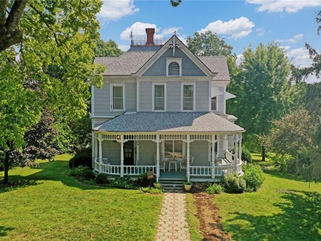 Homes for Sale in Liberty, MO 64068 | 471 E Kansas Street