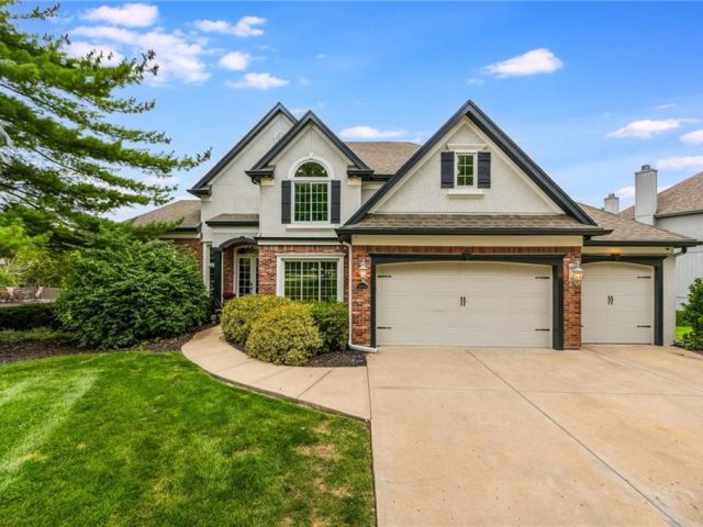 Homes for Sale in Kansas City, MO 64155 | 10134 N Montgall Avenue