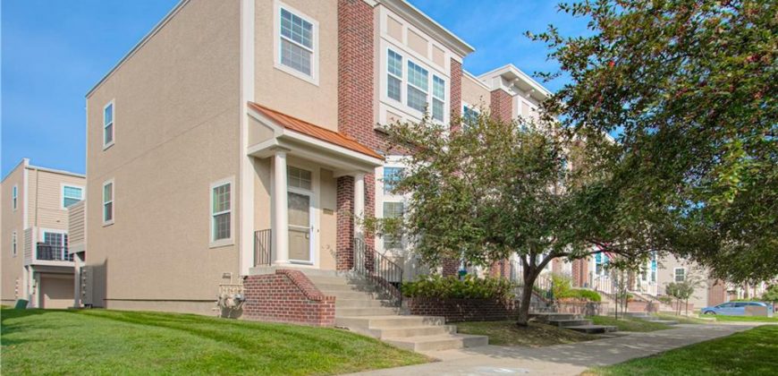 Homes for Sale in North Kansas City, MO 64116 | 2908  Erie Park