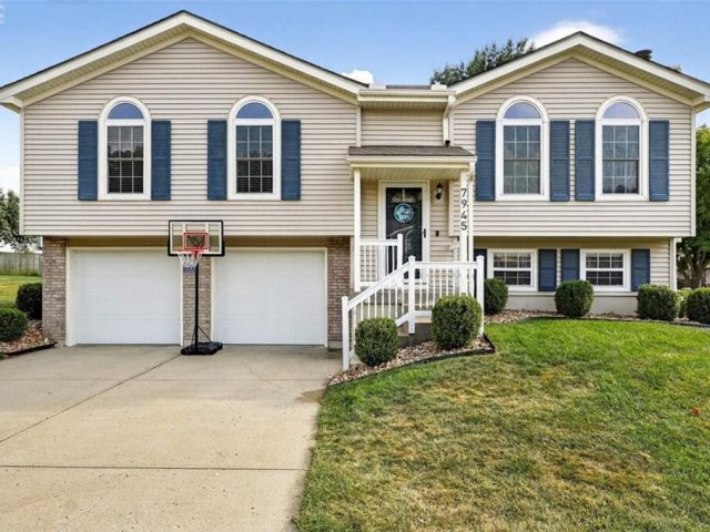 Homes for Sale in Kansas City, MO 64152 | 7945 NW 74th Street