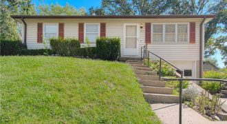 Homes for Sale in Liberty, MO 64068 | 819 S Main Street