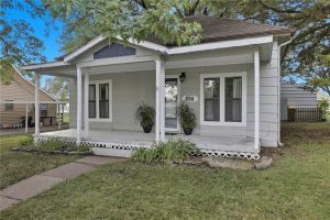 204-N-Clark-Street-mls-2577074-image-1