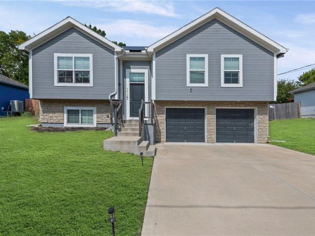 Homes for Sale in Kansas City, MO 64119 | 5412 NE 62nd Street