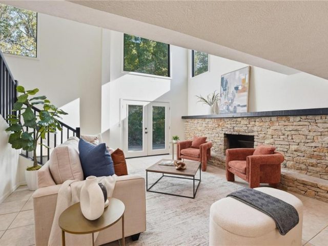 Homes for Sale in Liberty, MO 64068 | 527  Lancelot Drive