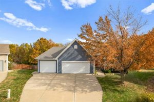 2007-NE-196th-Place-mls-2585333-image-1