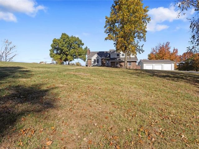 Homes for Sale in Liberty, MO 64068 | 2120  Pin Oak Drive