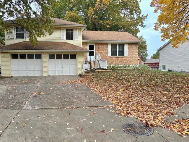 Homes for Sale in Kansas City, MO 64155 | 1016 NE 104 Terrace