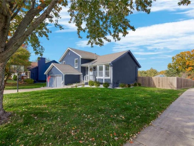 Homes for Sale in Kansas City, MO 64155 | 212 NE 103RD Terrace