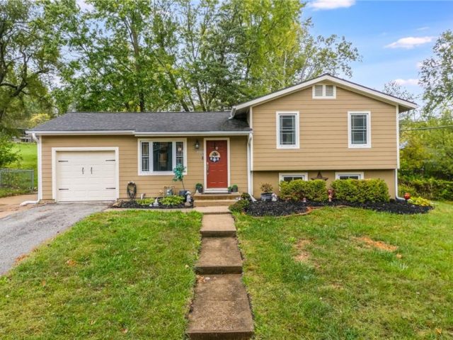 Homes for Sale in Kansas City, MO 64152 | 7109 NW 75th Street