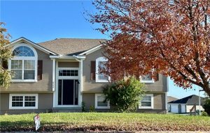 8924--Paw Paw-Drive-mls-2552175-image-1