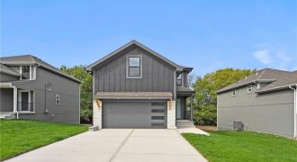 Homes for Sale in Kansas City, MO 64155 | 11218 N Oak Trafficway