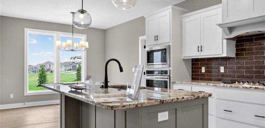 Homes for Sale in Parkville, MO 64152 | 13670 NW 71st Street