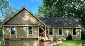 Homes for Sale in Parkville, MO 64152 | 6705 NW Mirror Lake Terrace