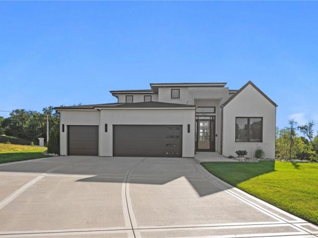 Homes for Sale in Kansas City, MO 64154 | 2621 NW 84th Place