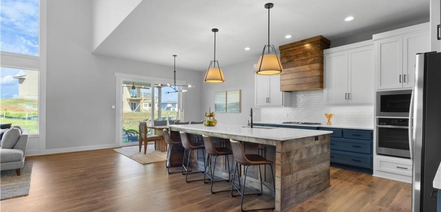 Homes for Sale in Parkville, MO 64152 | 13512  Terrace Park Drive