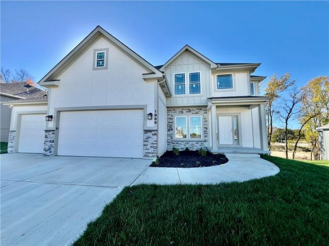 Homes for Sale in Liberty, MO 64068 | 1969  Longview Drive