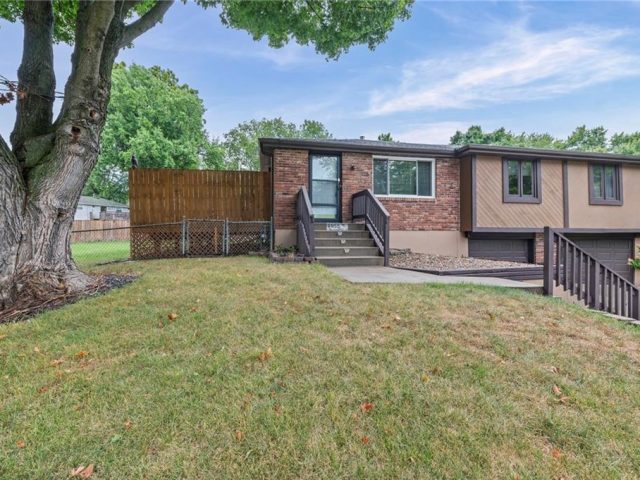 Homes for Sale in Kansas City, MO 64118 | 6955 N Liberty Street
