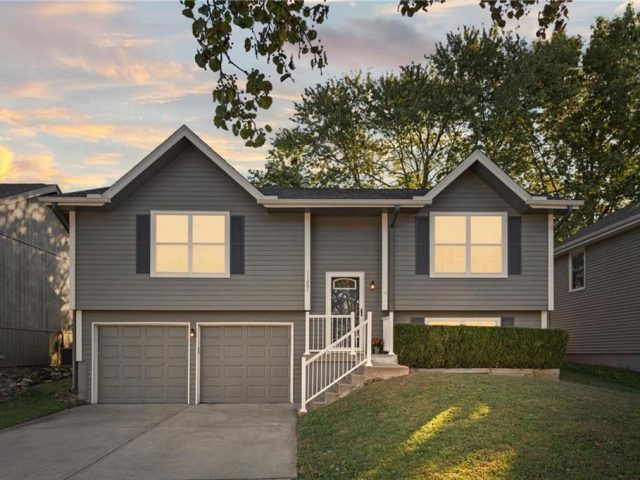 Homes for Sale in Kansas City, MO 64157 | 11207 N MARSH Avenue