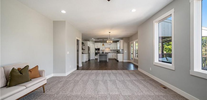 Homes for Sale in Parkville, MO 64152 | 7295 NW FOREST LAKES Drive