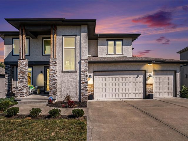 Homes for Sale in Parkville, MO 64152 | 7295 NW FOREST LAKES Drive