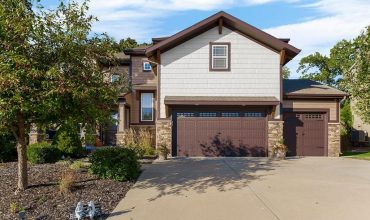 Homes for Sale in Parkville, MO 64152 | 9726  Apple Blossom Lane