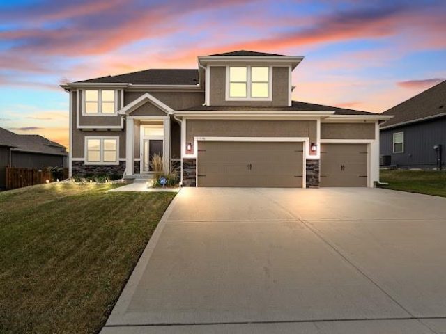 Homes for Sale in Kansas City, MO 64156 | 11016 N Crystal Avenue