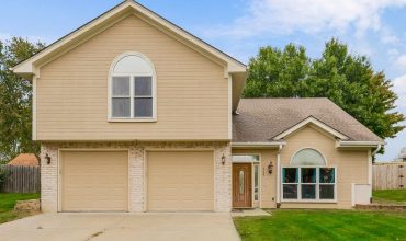 Homes for Sale in Kearney, MO 64060 | 808 E 16TH Street