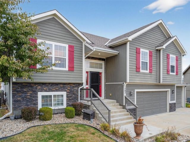 Homes for Sale in Smithville, MO 64089 | 1402 NE 182nd Street