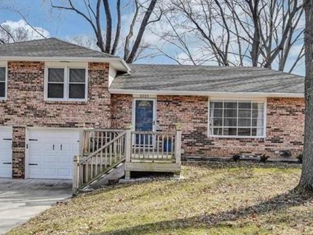 Homes for Sale in Kansas City, MO 64151 | 6205 NW KAREN Road