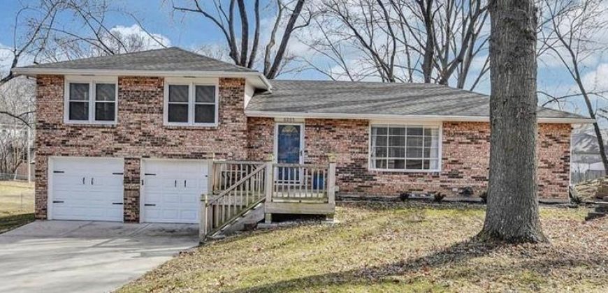 Homes for Sale in Kansas City, MO 64151 | 6205 NW KAREN Road